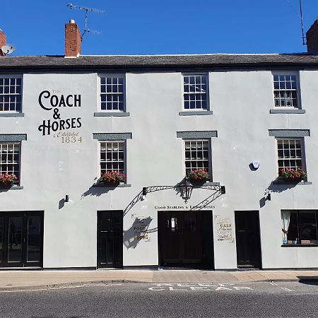 Отель The Coach And Horses Хексем Экстерьер фото