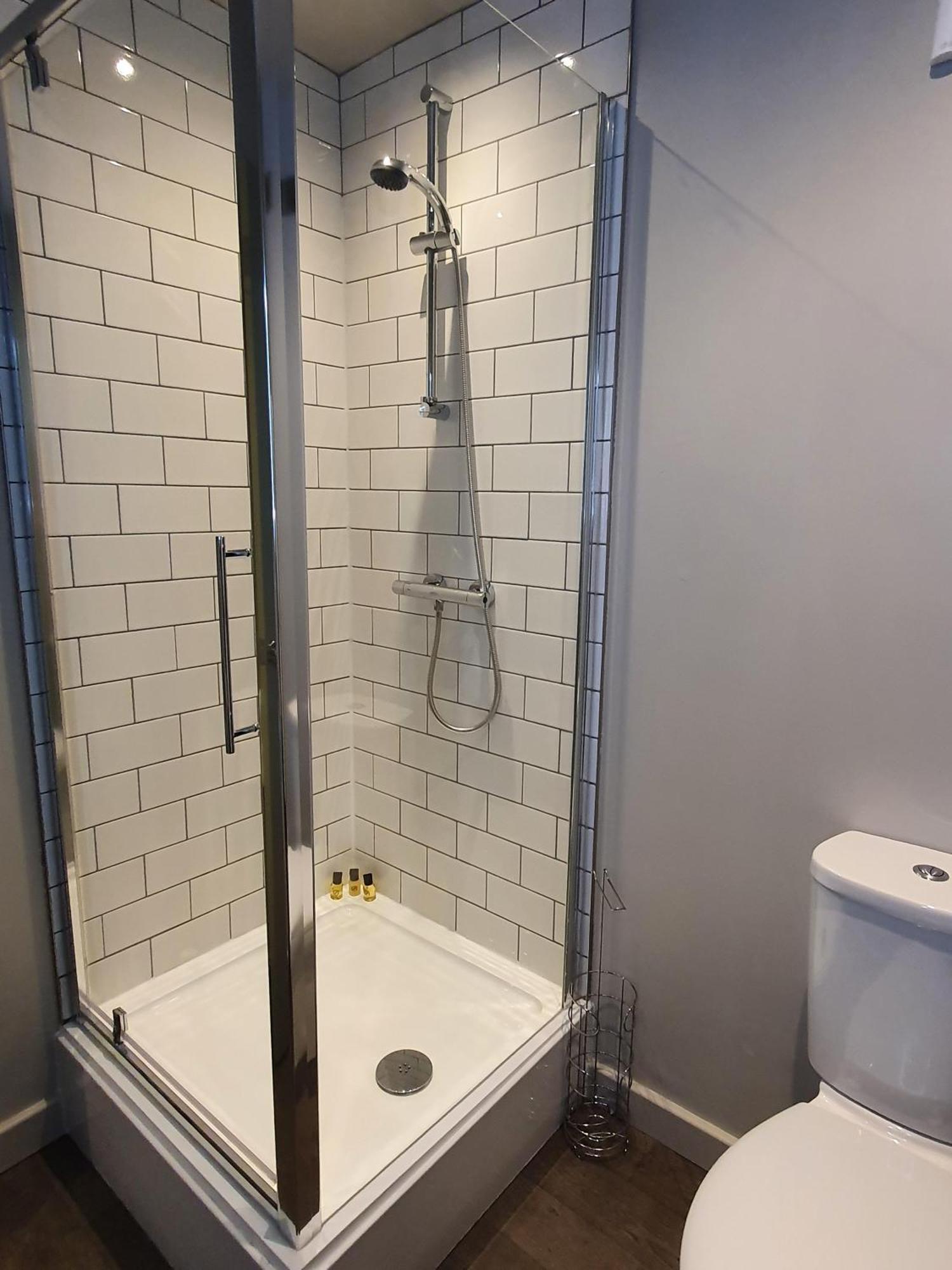 Отель The Coach And Horses Хексем Номер фото